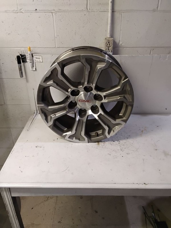 2019-2025 GMC Sierra 1500 Wheel Rim 18x8-1/2 6 Spoke Opt UHN New Style Trucks