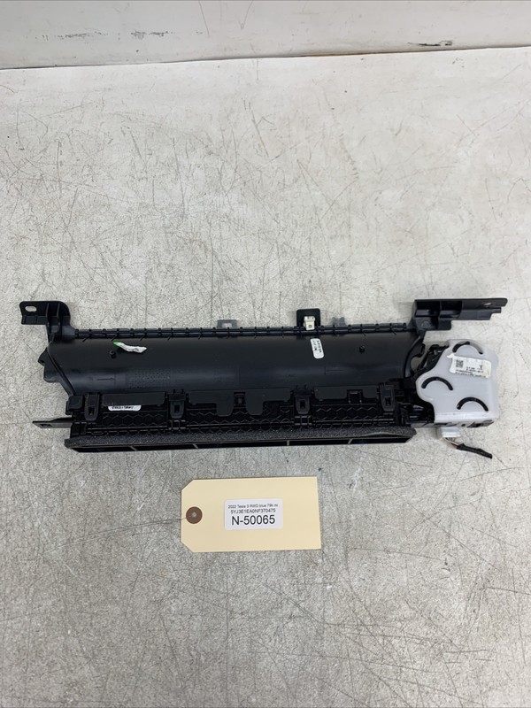 17-22 TESLA MODEL 3 LEFT SIDE HEATER AC AIR VENT DUCT OEM 1083320-00-C 50065 B81