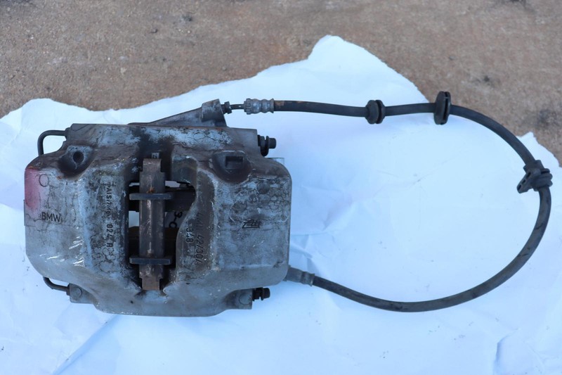 2017-2020 BMW 540I G30 G31 G32 FRONT RIGHT PASSENGER BRAKE CALIPER W/ HOSE OEM