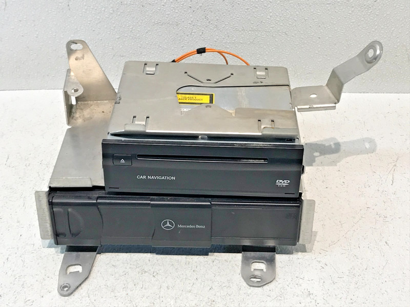 03-08 Mercedes R230 S430 CD Changer 6 Disk Player MC3330 OEM A2208274642