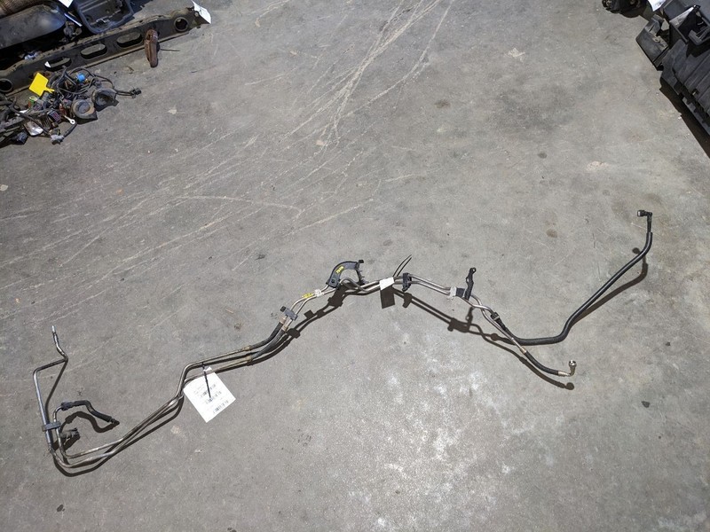 2015-2020 GMC YUKON 4WD 5.3L V8 ENGINE FUEL SYSTEM HOSE TUBE PIPE LINE O 1180330