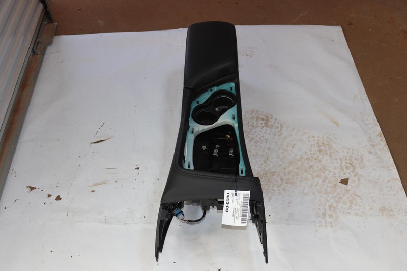 2015-2022 DODGE CHALLENGER A/T FLOOR CENTER CONSOLE STORAGE ARMREST COVER OEM