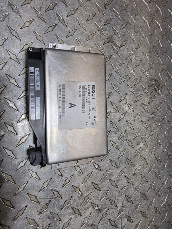 0265109442 – ABS Stability Module for a Toyota Avalon (2000 2001 2002)