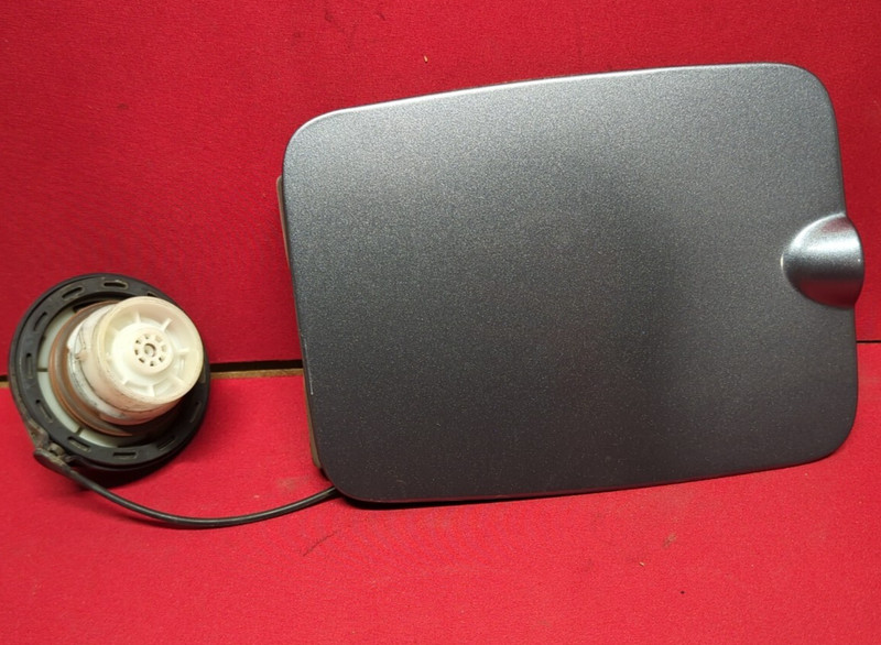 2003 - 2009 Fuel Filler Door Lid Flap w/ Cap 69511-3E110 - G7 - Alpine Gray
