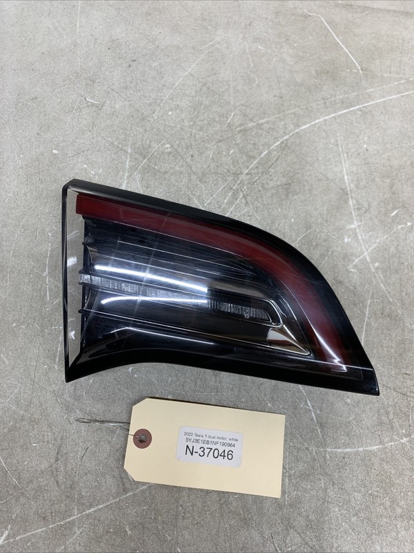 ⚡️21-23 Tesla 3 Y Taillight Tail Light LH Trunk 3-pin 1077401-00-F 37046 B17