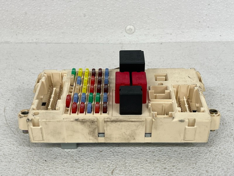 ⭐2003-2012 MASERATI QUATTROPORTE FUSE RELAY JUNCTION BOX MODULE 209876 LOT2340