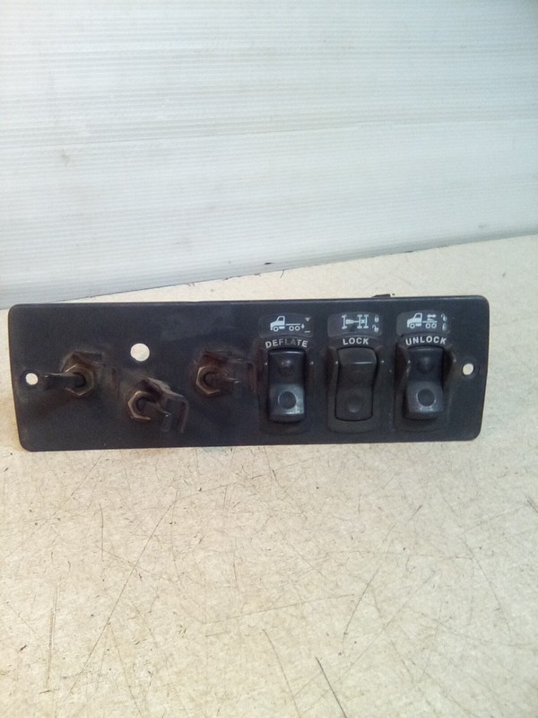 1998 Kenworth T2000 S64-1018-3 Dash Switch Panel