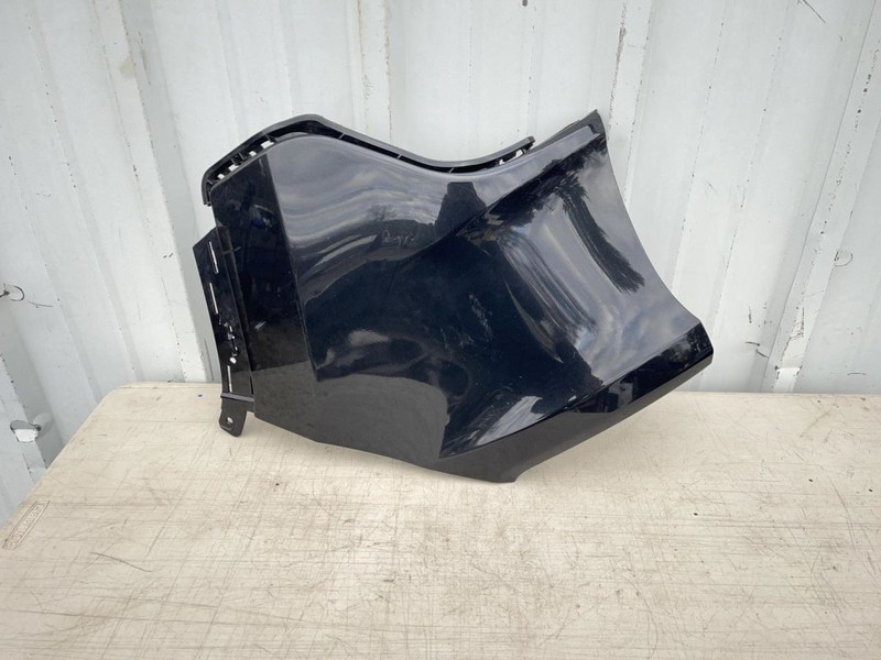 2014-2018 JEEP CHEROKEE RIGHT REAR UPPER FACIA BUMPER COVER 61030