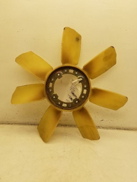 01-04 TOYOTA SEQUOIA 4.7L 8CYL RADIATOR COOLING FAN ASSEMBLY