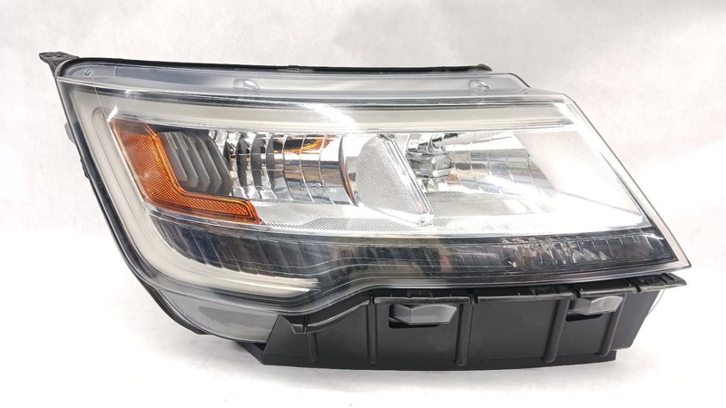 16-'17 FORD EXPLORER Right passenger headlight OEM Grade B