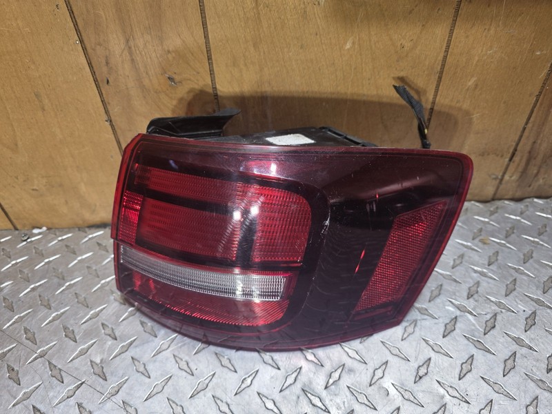 2017-2018 Volkswagen Jetta Passenger Right Tail light Tail Lamp Oem