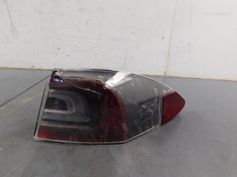 2022 Tesla Model S Long Range Plaid Right Tail Light -** #3048 S6