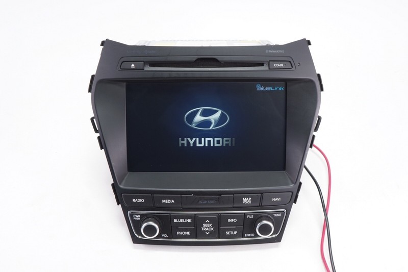 HYUNDAI SANTA FE Radio Navigation Unit AM-FM Tuner CD GPS DVD OEM 2017 - 2019