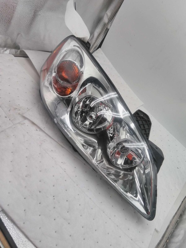 2006 Pontiac G6 Right Headlight Assembly Grey OEM Used 141K Miles