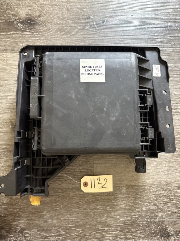 2023 FREIGHTLINER CASCADIA DISTRIBUTION JUNCTION FUSE BOX - P/N: A06-90283-000