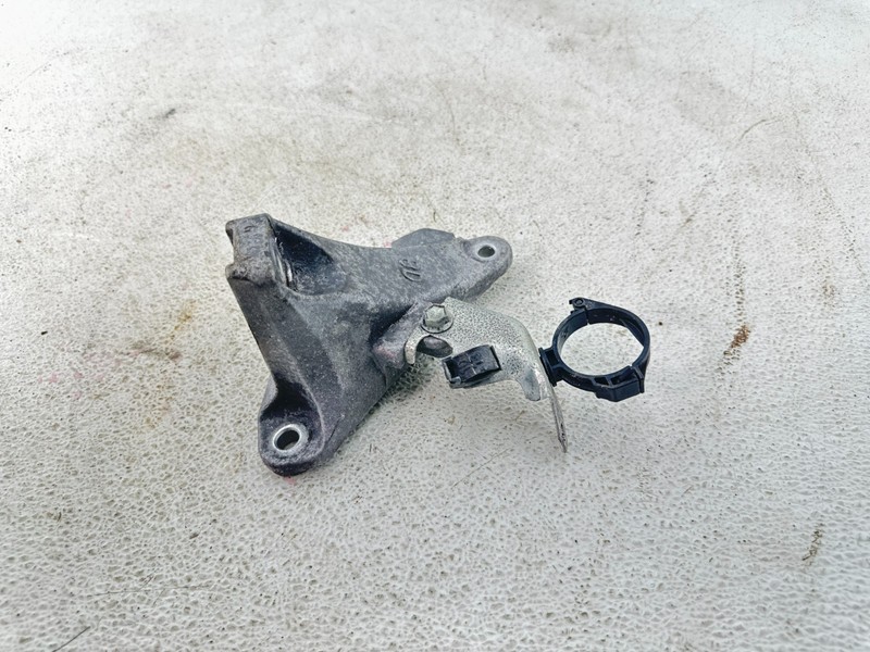 2018 - 2024 TOYOTA CAMRY 2.5L FRONT ENGINE FRAME MOUNT BRACKET SUPPORT OEM