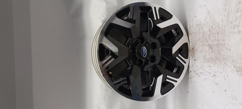 25 SUBARU FORESTER Wheel 17x7 6 spoke OEM Grade B