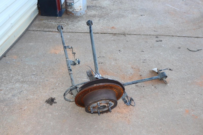 2013-2018 LEXUS ES350 REAR RIGHT SIDE SPINDLE KNUCKLE HUB W/ CONTROL ARMS OEM