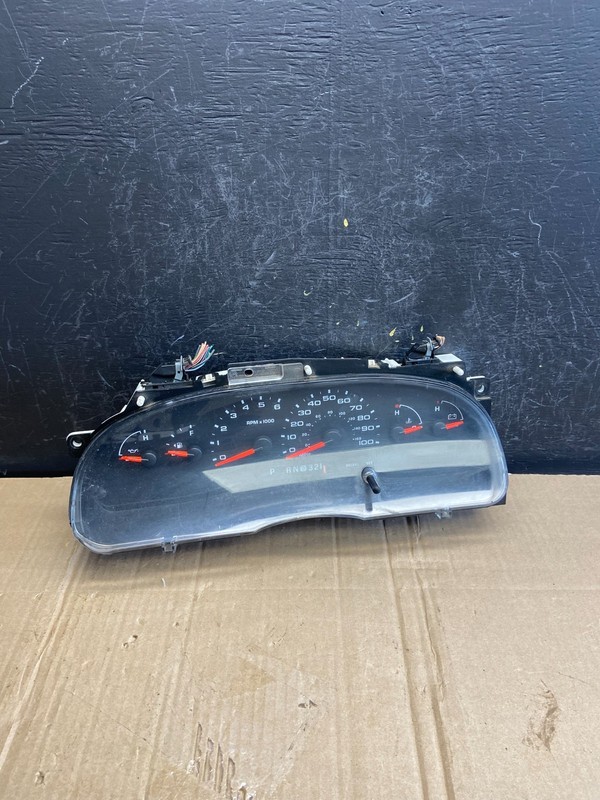2006 Ford E350 Gauge Speedometer Cluster OEM ad7154 DG