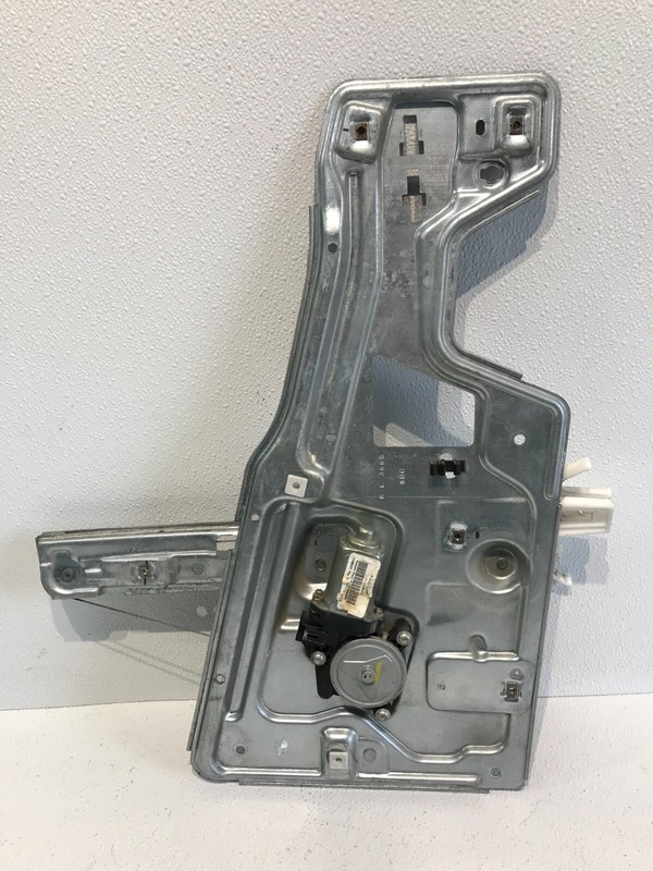 05-09 CHEVY EQUINOX OEM DRIVER SIDE REAR DOOR WINDOW REGULATOR MOTOR ASSEMBLY