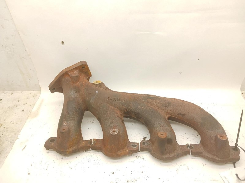 99-'06 CHEVROLET SILVERADO 2500 driver side Exhaust Manifold 6.0L w/o AIR