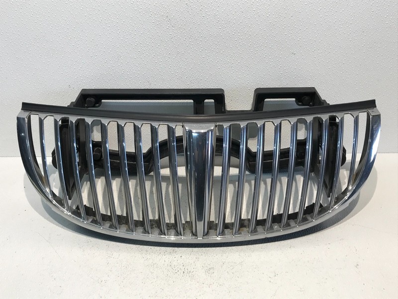 98-02 Lincoln Town Car Front Chrome Grille Grill OEM