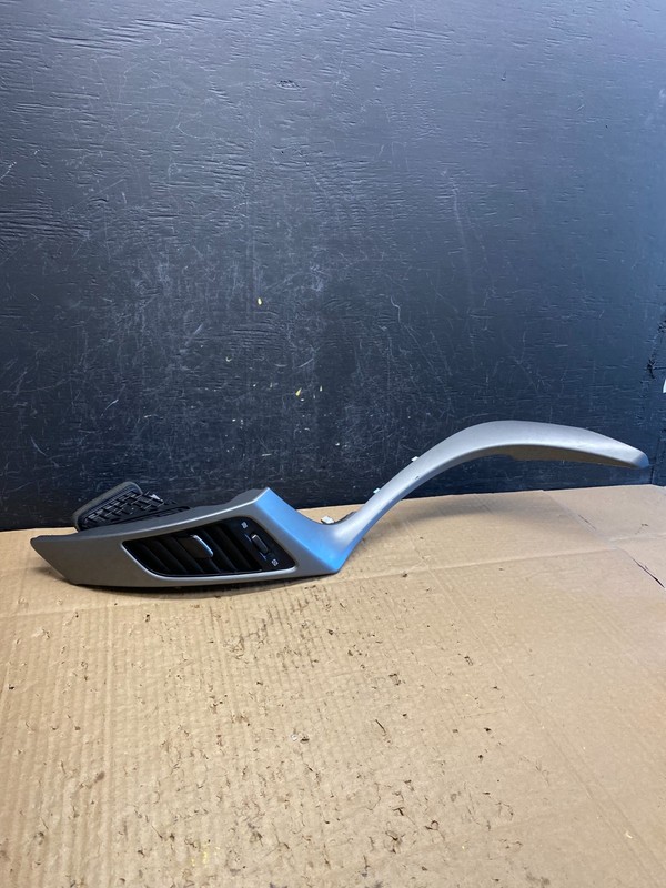 2014-2016 Hyundai Elantra Center Right Garnish Trim Bezel Air Vent AD1926 DG