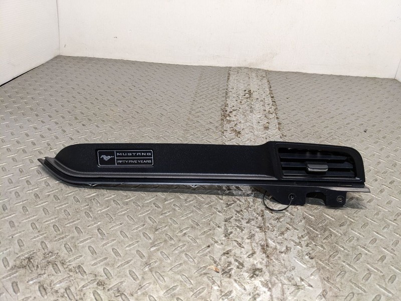2015 - 2023 FORD MUSTANG DASH DASHBOARD RIGHT SIDE BEZEL MOLDING & AIR V 119