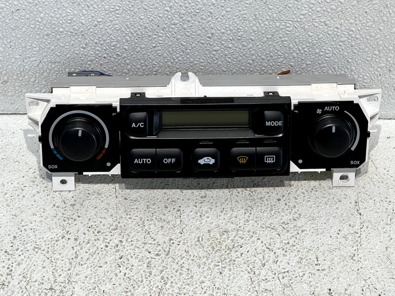 98-04 Honda Odyssey Climate Control Temperature Panel w/ digital screen OEM