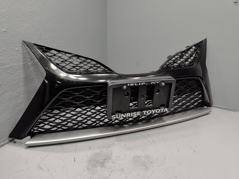 2018-2020 TOYOTA CAMRY SE XSE FRONT BUMPER LOWER GRILLE GRILL BLACK PEARL OEM