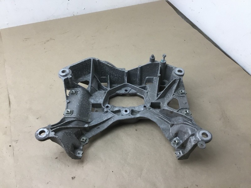 Audi A8 A8L D5 2019 Transmission Crossmember Bracket Mount Support 19-23 :O