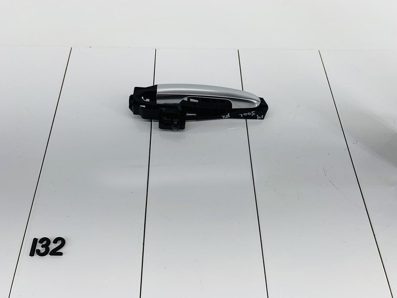 14-19 FIAT 500L FRONT LEFT DRIVER SIDE EXTERIOR DOOR HANDLE & BRACKET SILVER OEM