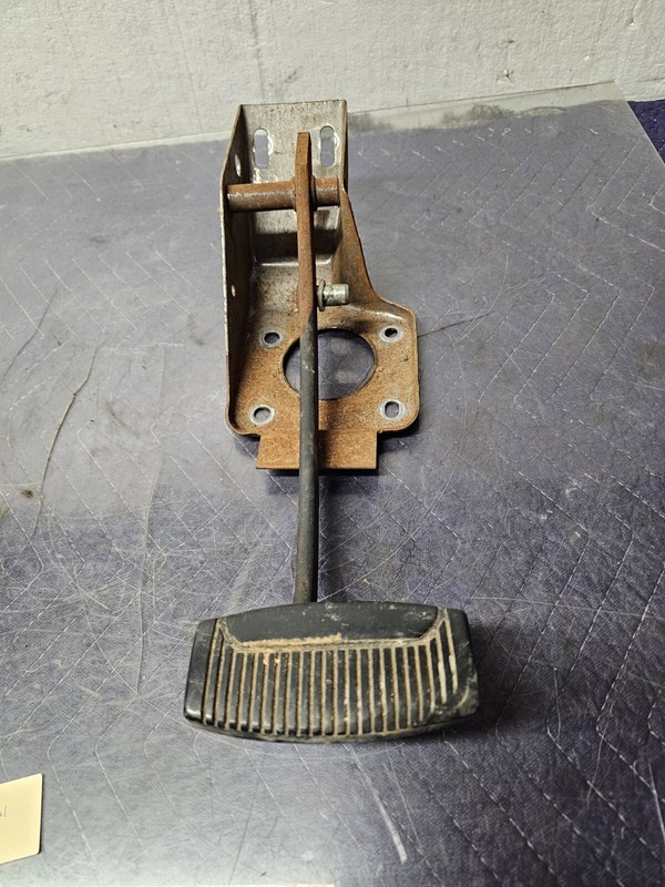 2005 Ford E350 Vrake Pedal