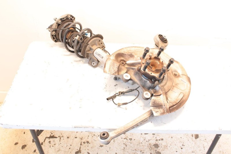 16-18 BMW M3 3.0L Twin Turbo Passenger Right Front Suspension Assembly