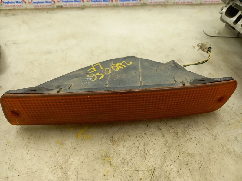 91-98 TOYOTA LAND CRUISER DRIVER LEFT BUMPER TURN SIGNAL LIGHT