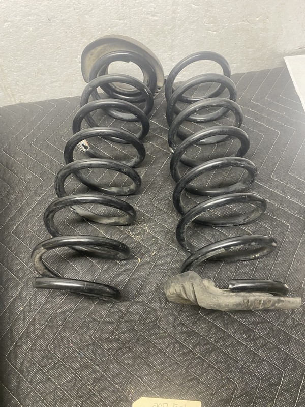 2017 FORD FOCUS REAR SPRINGS OEM
