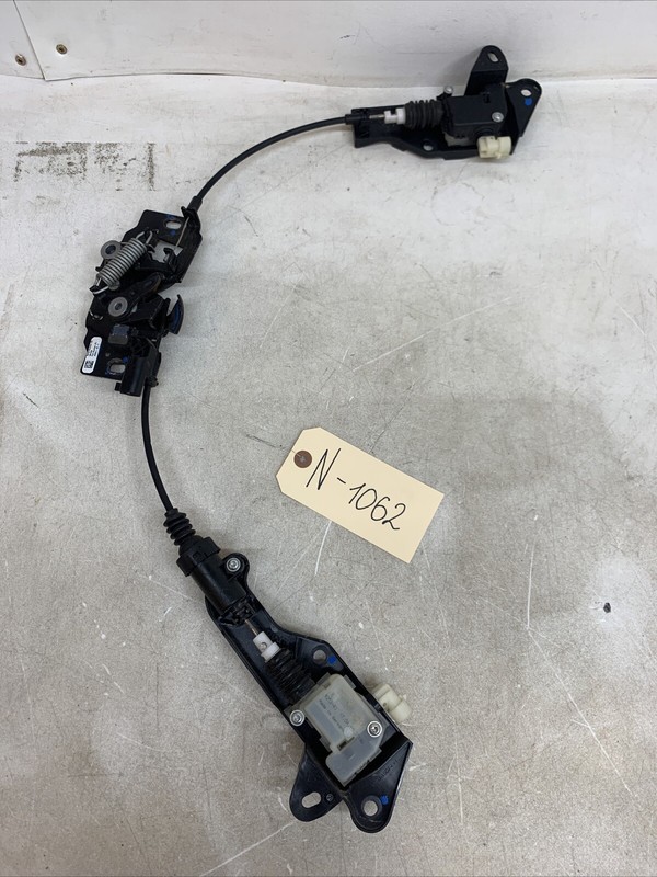 17-23TESLA 3 FRONT HOOD LATCH LOCK ACTUATOR W/CABLE ID 1033011-00-E 1062B117