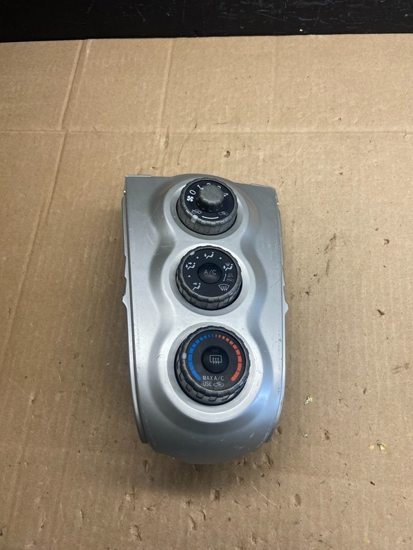 2000 to 2005 Toyota Yaris A/C Heater Climate Control Unit Switch AB9443 DG