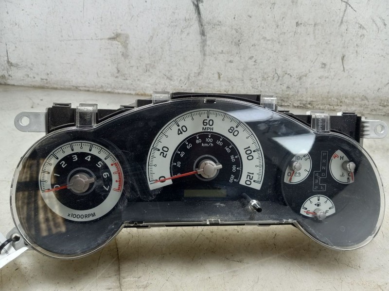 07 08 TOYOTA FJ CRUISER SPEEDOMETER CLUSTER WITH DIFFERENTIAL LOCK
