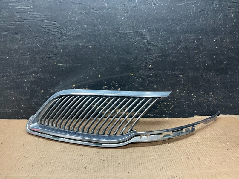 2013 to 2016 Lincoln MKT Left Driver LH Side Front Grill Grille OEM Y6450 DG