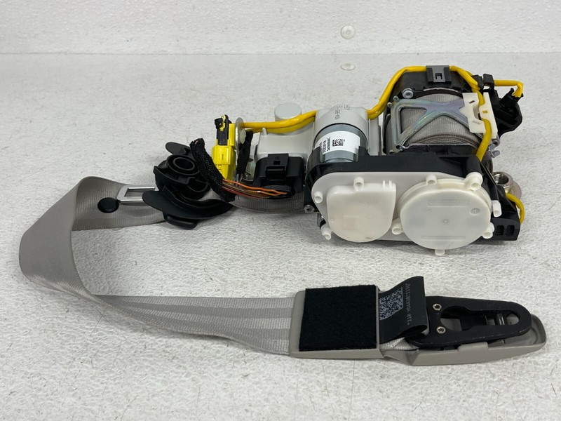 ⭐16-18 AUDI A7 S7 FRONT RIGHT PASS SEAT BELT RETRACTOR UNIT ASSY OEM LOT2359
