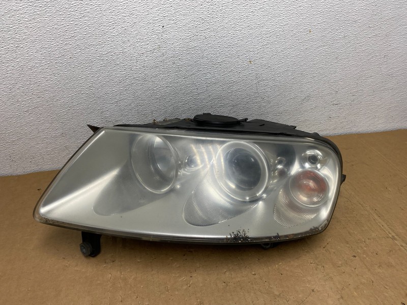 2004 to 2007 Volkswagen Touareg Left Driver Halogen Headlight Oem AD1272 DW