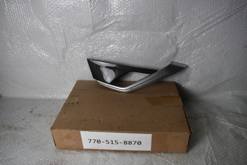 BMW X6 FRONT LEFT DOOR TRIM STRIP FACTORY OEM 5570600