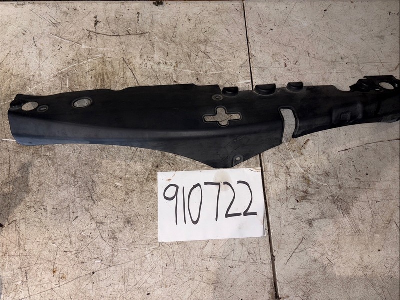 2004-2009 Lexus RX330 RX400h RX350 Radiator Support Cover 53295-0E010 OEM