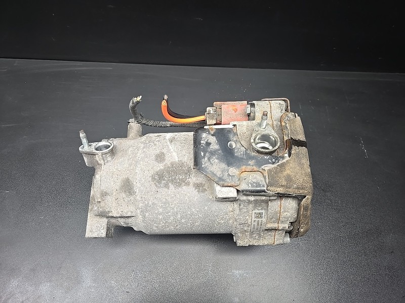 Genuine OEM 2014 2015 INFINITI Q50 3.5L Hybrid AC Air Compressor 926004GA0A