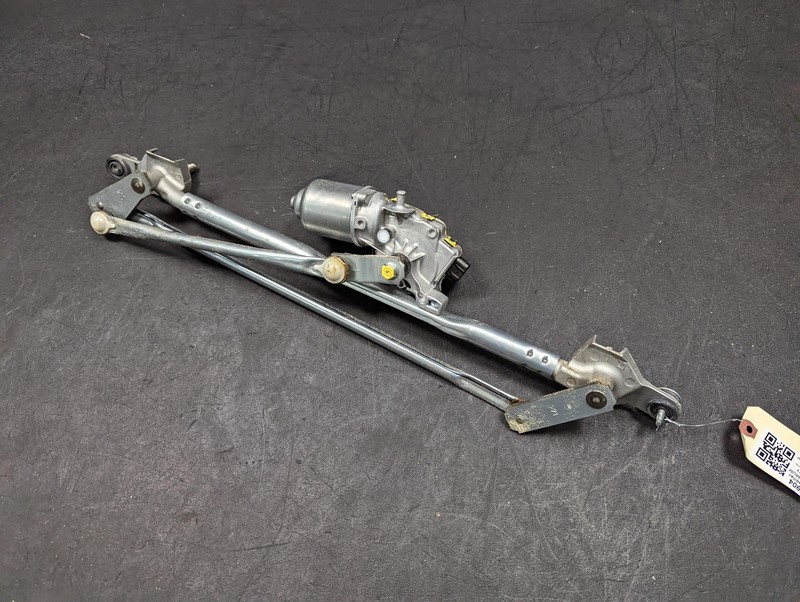 Front Wiper Motor w/ Linkage 2022 Cadillac CT4 84399856 2020 2021 2023