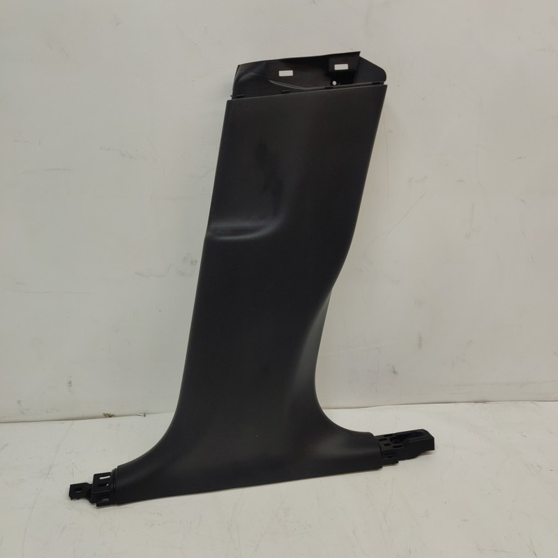 TESLA MODEL Y RIGHT PASSENGER B PILLAR LOWER TRIM PANEL BLACK 28031 M5