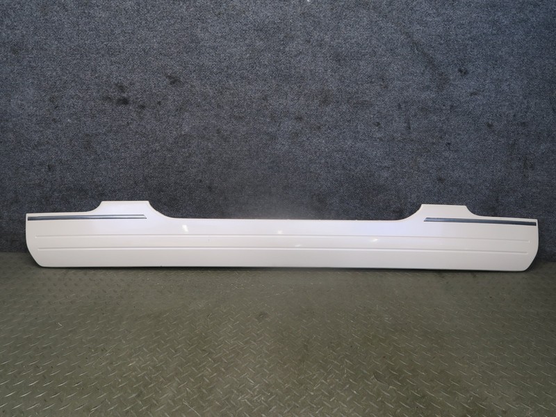 2003-2007 LEXUS UZJ100L LX470 REAR TRUNK LOWER GATE TRIM MOLDING 75801-594W0