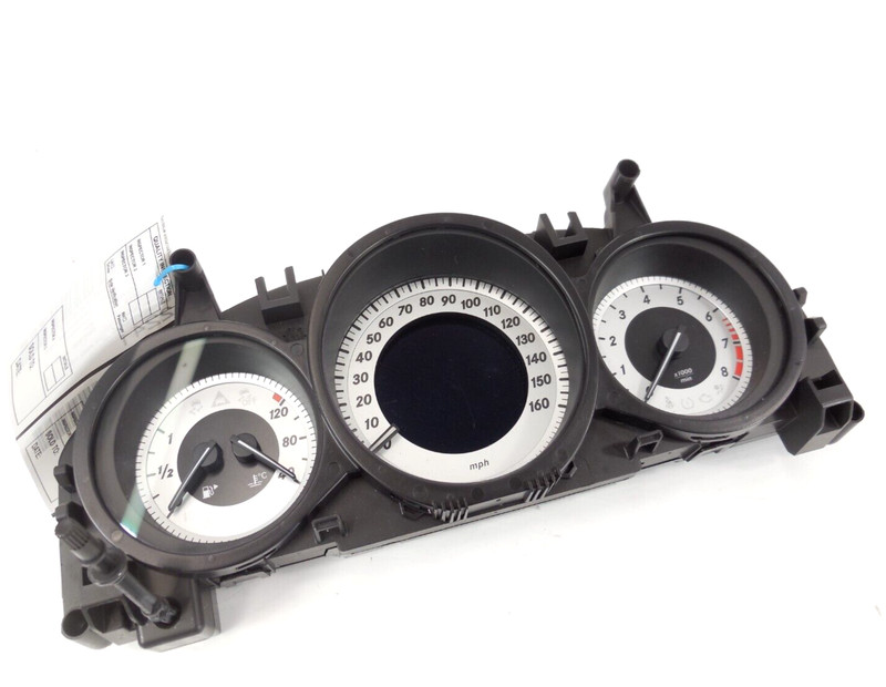 10-14 Mercedes Benz C250 Sedan Speedometer instrument Cluster MPH OEM 132K