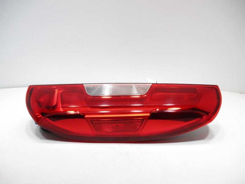 15-17 DODGE PROMASTER CITY RIGHT TAILLIGHT 2.4L AT FWD 48K 38152